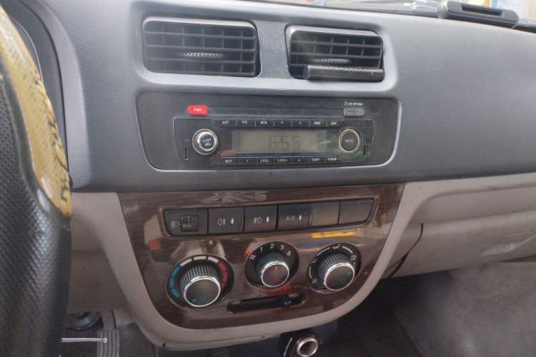 Used CHANGAN KAICHENG Star 7 2014 1.4L Elite Version E14V Audio And AC Panel