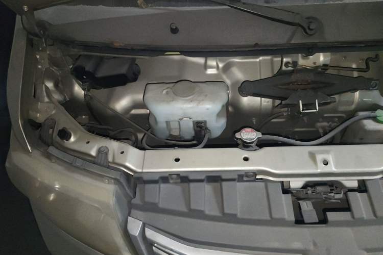 Used CHANGAN KAICHENG Star 7 2014 1.4L Elite Version E14V Engine Bay Right