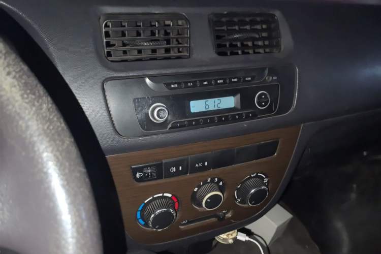Used CHANGAN KAICHENG Star 7 2014 1.4L Base Version E14V Audio And AC Panel