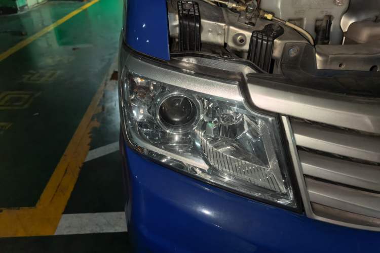 Used CHANGAN KAICHENG Star 9 2015 1.5L Base Version 4G15S Right Front Headlight