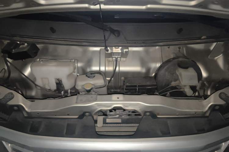 Used CHANGAN KAICHENG Star 9 2015 1.5L Base Version 4G15S Engine Bay