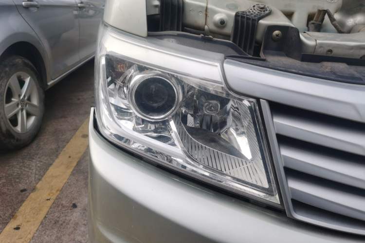 Used CHANGAN KAICHENG Star 9 2015 1.5L Standard 4G15S Right Front Headlight