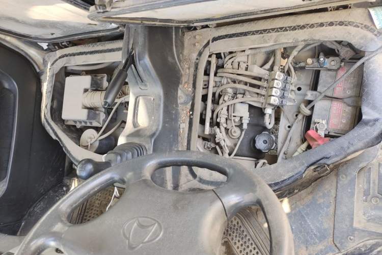 Used CHANGAN KAICHENG Star 9 2015 1.5L CNG Base Version 4G15S Engine Bay