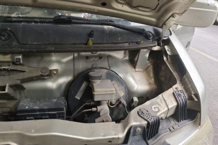 Used CHANGAN KAICHENG Star 9 2015 1.5L Base Version 4G15S Engine Bay Left