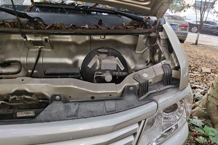 Used CHANGAN KAICHENG Star 9 2015 1.5L Base Version 4G15S Engine Bay Left