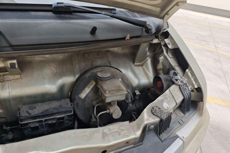 Used CHANGAN KAICHENG Star 9 2015 1.5L Base Version 4G15S Engine Bay Left