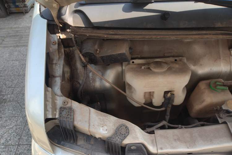 Used CHANGAN KAICHENG Star 9 2015 1.5L Base Version 4G15S Engine Bay Right