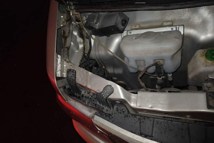 Used CHANGAN KAICHENG Star 9 2015 1.5L Base Version 4G15S Engine Bay Right