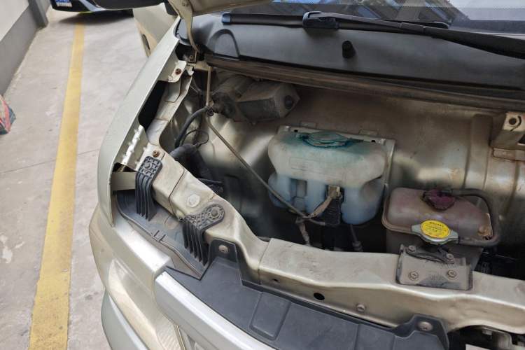 Used CHANGAN KAICHENG Star 9 2015 1.5L Base Version 4G15S Engine Bay Right