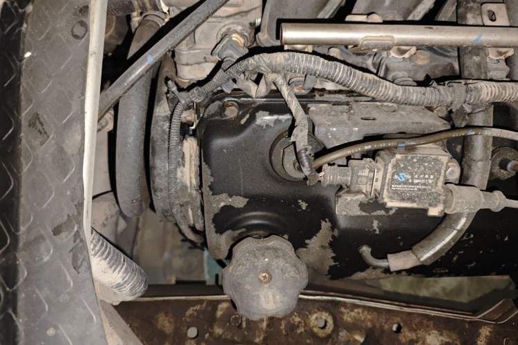 Used CHANGAN KAICHENG Star 9 2015 1.5L Base Version 4G15S Engine Bay Right