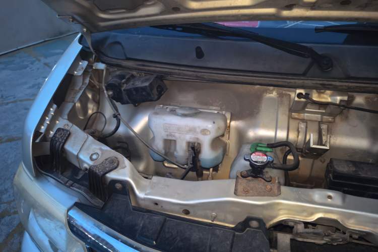 Used CHANGAN KAICHENG Star 9 2015 1.5L Base Version 4G15S Engine Bay Right