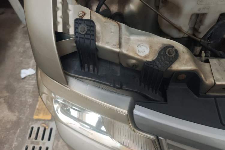 Used CHANGAN KAICHENG Star 9 2015 1.5L Base Version 4G15S Engine Bay Right