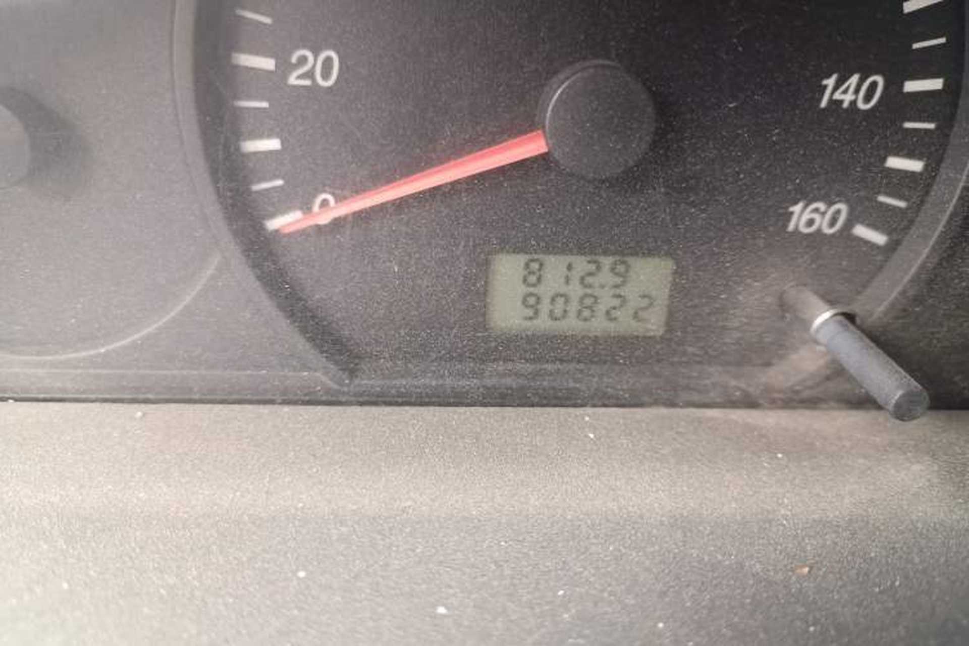 Used CHANGAN KAICHENG Star 9 2015 1.5L CNG Base Version 4G15S Odometer Close Up