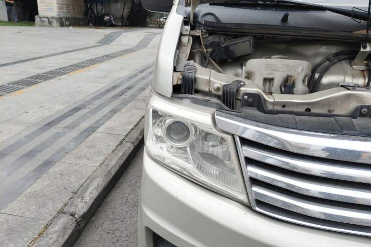 Used CHANGAN KAICHENG Star 9 2015 1.5L CNG Base Version 4G15S Right Front Headlight