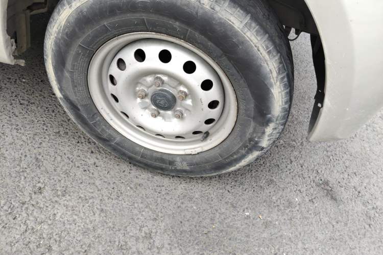 Used CHANGAN KAICHENG Star 9 2015 1.5L CNG Base Version 4G15S Right Front Wheel Hub