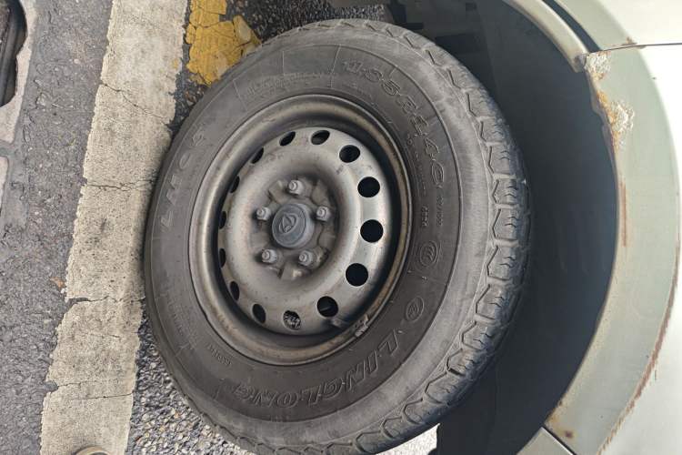 Used CHANGAN KAICHENG Star 9 2015 1.5L CNG Base Version 4G15S Right Front Wheel Hub