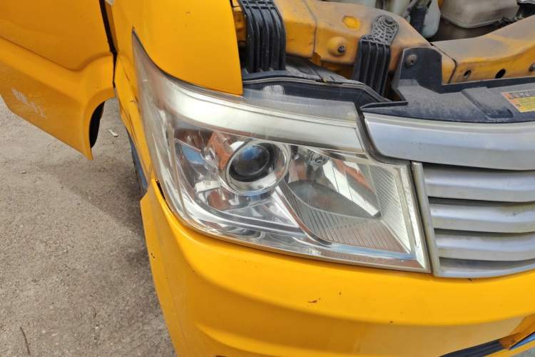 Used CHANGAN KAICHENG Star 9 2015 1.5L Standard 4G15S Right Front Headlight