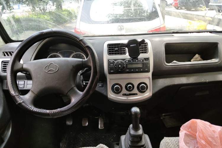 Used CHANGAN KAICHENG Star 9 2019 1.5L Base Model Passenger Vehicle 4G15S Center Console