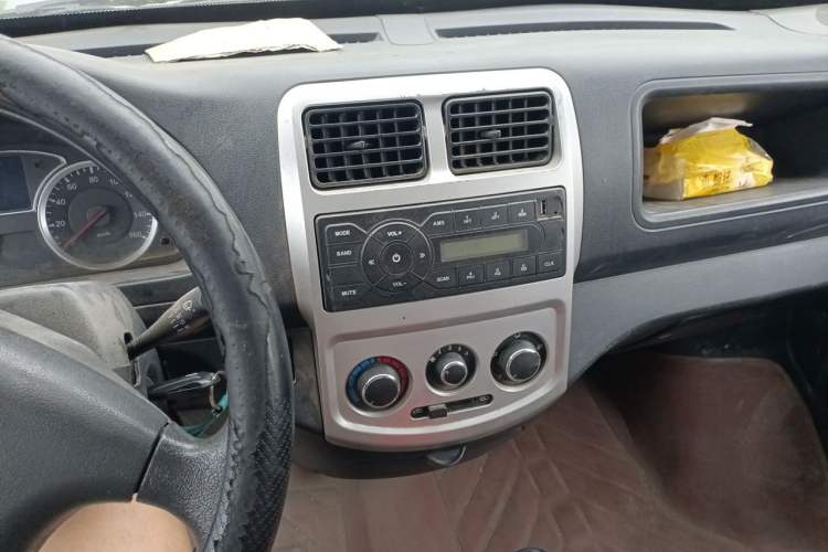 Used CHANGAN KAICHENG Star 9 2020 1.5L Standard Van Transporter 2-Seater China VI Emission Standard DAM15KR Audio And AC Panel