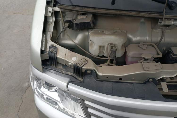 Used CHANGAN KAICHENG Star 9 2020 1.5L Standard Van Transporter 2-Seater China VI Emission Standard DAM15KR Engine Bay Right