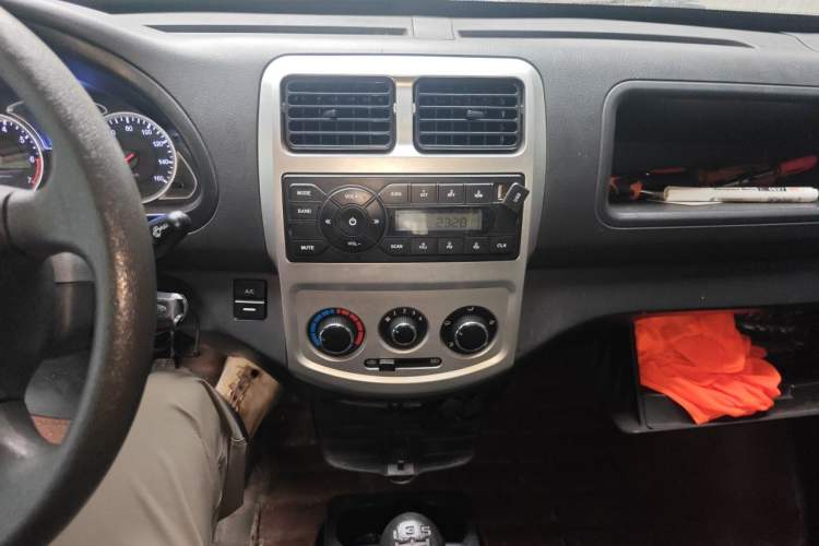 Used CHANGAN KAICHENG Star 9 2020 1.5L Base Model 7-Seater Passenger Vehicle China VI Emission Standard DAM15KR Audio And AC Panel