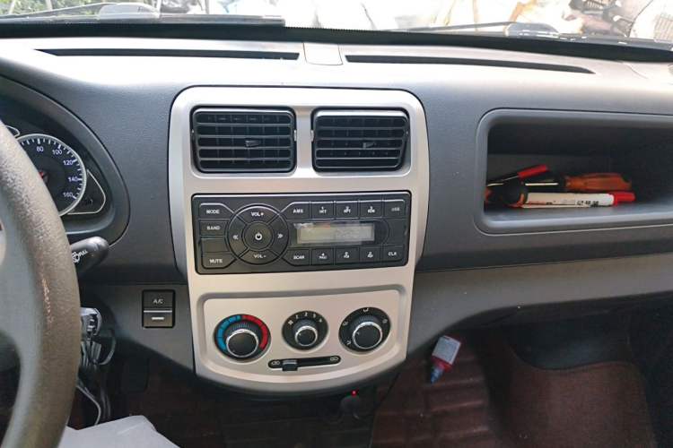 Used CHANGAN KAICHENG Star 9 2020 1.5L Base Model 7-Seater Passenger Vehicle China VI Emission Standard DAM15KR Audio And AC Panel