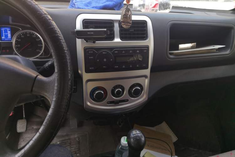 Used CHANGAN KAICHENG Star 9 2020 1.5L Base Model 5-Seater Passenger Vehicle China VI Emission Standard DAM15KR Audio And AC Panel