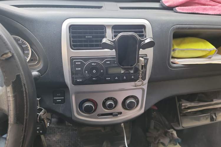Used CHANGAN KAICHENG Star 9 2020 1.5L Base Model 5-Seater Passenger Vehicle China VI Emission Standard DAM15KR Audio And AC Panel