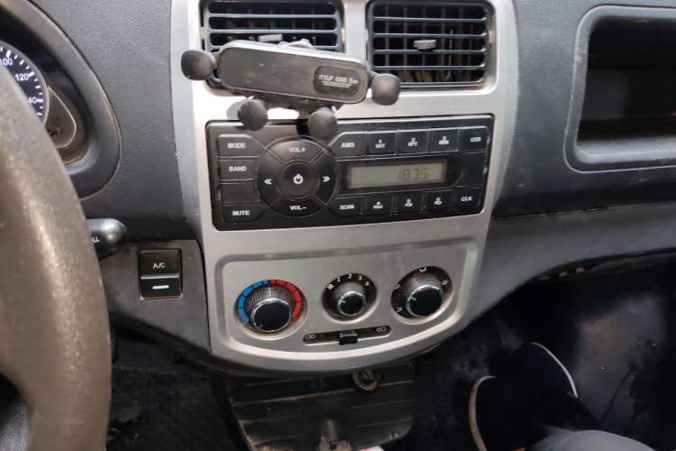 Used CHANGAN KAICHENG Star 9 2020 1.5L Base Model 5-Seater Passenger Vehicle China VI Emission Standard DAM15KR Audio And AC Panel