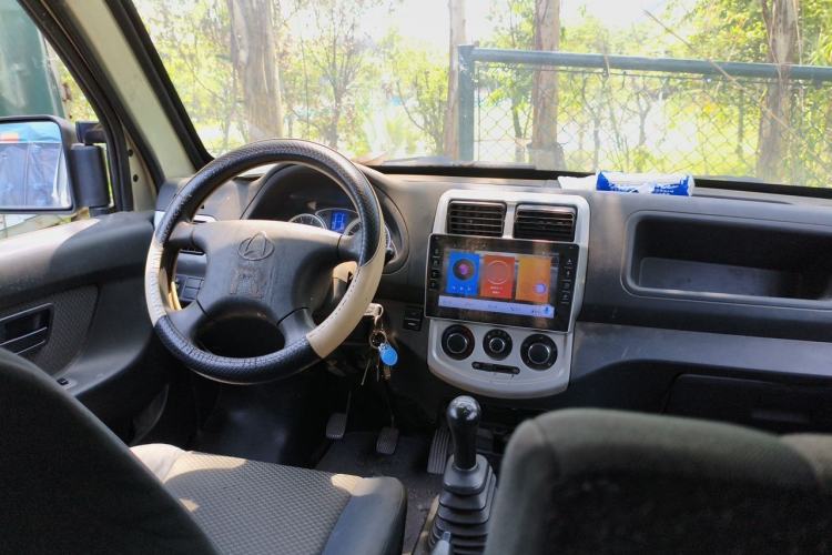 Used CHANGAN KAICHENG Star 9 2020 1.5L Base Model Van Transporter 5-Seater China VI Emission Standard DAM15KR Center Console