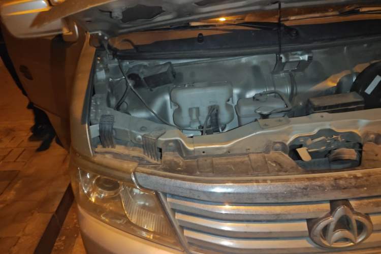 Used CHANGAN KAICHENG Star 9 2020 1.5L Standard-Model 7-Seater Bus China VI Emission Standard DAM15KR Engine Bay Right
