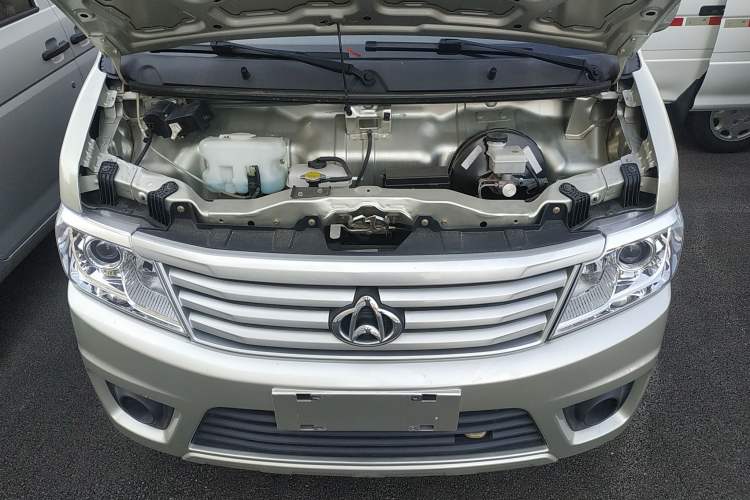 Used CHANGAN KAICHENG Star 9 2020 1.5L Standard Van Transporter 2-Seater China VI Emission Standard DAM15KR Engine Bay