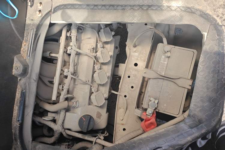Used CHANGAN KAICHENG Star 9 2020 1.5L Standard Van Transporter 5-Seater China VI Emission Standard DAM15KR Engine Bay