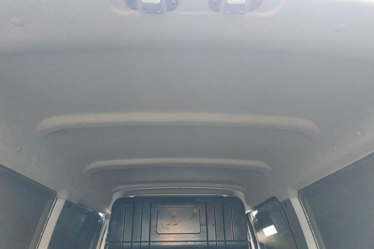 Used CHANGAN KAICHENG Star 9 2020 1.5L Standard Van Transporter 2-Seater China VI Emission Standard DAM15KR Headliner