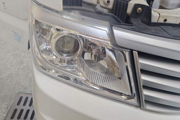 Used CHANGAN KAICHENG Star 9EV 2019 EV260 Standard-Model Van Right Front Headlight