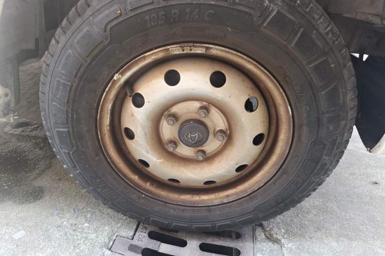 Used CHANGAN KAICHENG Star 9EV 2019 EV260 Standard-Model Van Right Front Wheel Hub