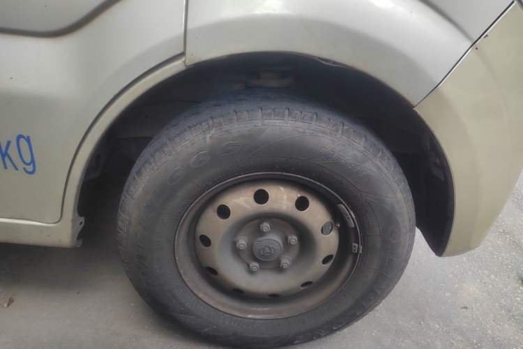 Used CHANGAN KAICHENG Star 9EV 2019 EV260 Standard-Model Van Right Front Wheel Hub
