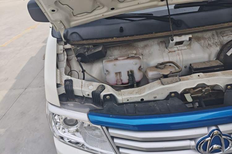 Used CHANGAN KAICHENG Star 9EV 2024 All-Electric Comfort-Grade 7-Seater Bus with 35.9 kWh Engine Bay Right