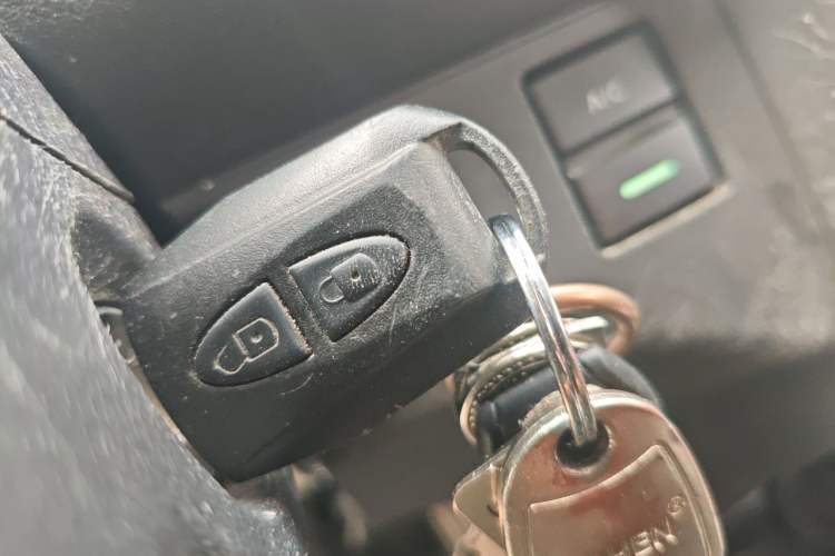Used CHANGAN KAICHENG Star 9EV 2024 All-Electric Comfort-Grade 7-Seater Bus with 35.9 kWh Vehicle Key