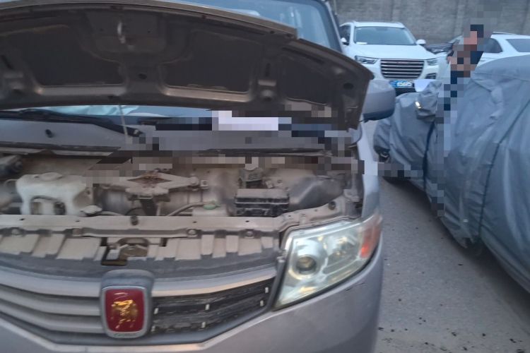 Used CHANGAN KAICHENG Taurus 2011 1.3L Standard Version Engine Bay Left