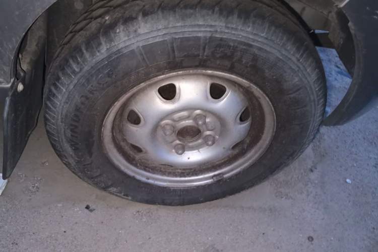 Used CHANGAN KAICHENG Taurus 2011 1.3L Standard Version Right Front Wheel Hub