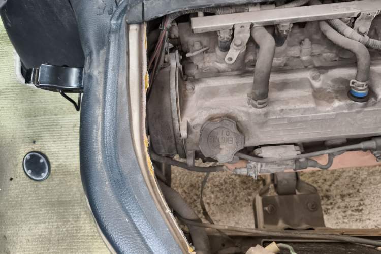 Used CHANGAN KAICHENG Taurus 2011 1.3L Standard Version Engine Bay Right