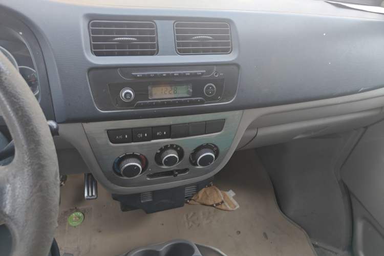 Used CHANGAN KAICHENG Taurus 2011 1.3L Comfort Model Audio And AC Panel