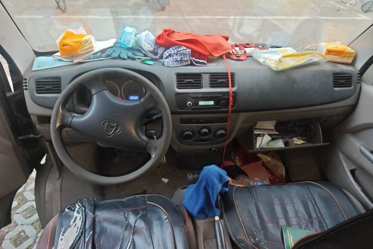 Used CHANGAN KAICHENG Taurus 2011 1.3L Comfort Model Center Console