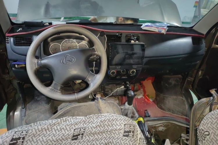Used CHANGAN KAICHENG Taurus 2011 1.3L Standard Version Center Console