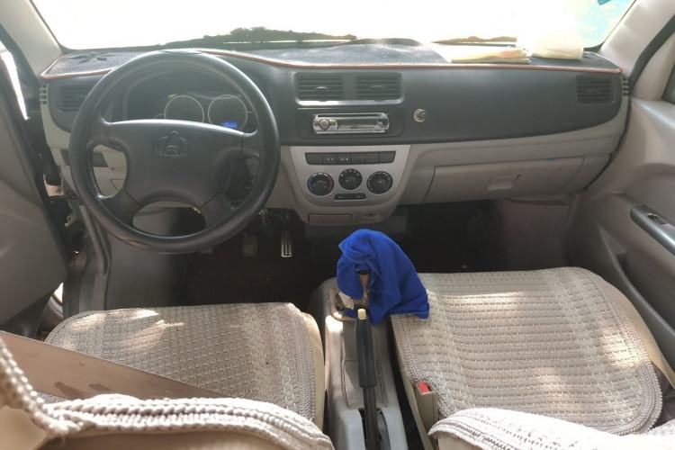 Used CHANGAN KAICHENG Taurus 2011 1.3L Comfort Model Center Console