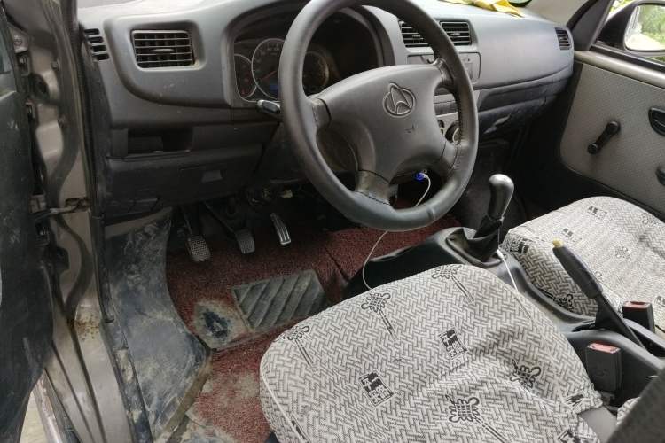 Used CHANGAN KAICHENG Taurus 2011 1.3L Standard Version Center Console