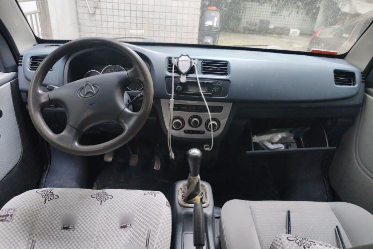 Used CHANGAN KAICHENG Taurus 2011 1.3L Standard Version Center Console