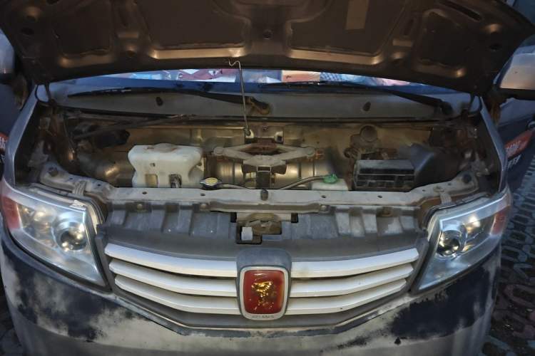 Used CHANGAN KAICHENG Taurus 2011 1.3L Comfort Model Engine Bay