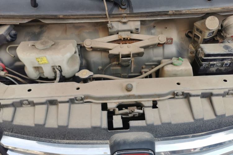 Used CHANGAN KAICHENG Taurus 2011 1.3L Comfort Model Engine Bay
